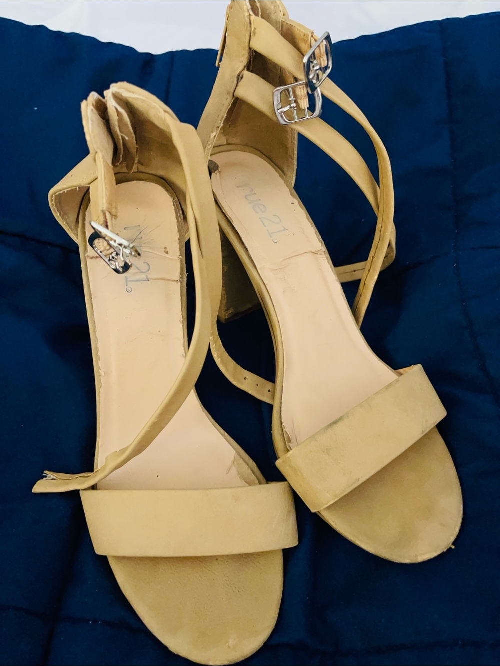 🔥Rue21 Tan Strappy Block Heel Sandals